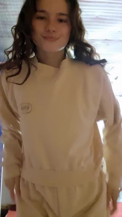 my boyfriend cheated on me, I want to show him how many daddies would fuck me - free porn video