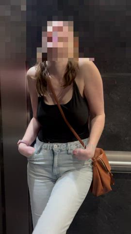 Could use a little love in the elevator, going down? - free porn video