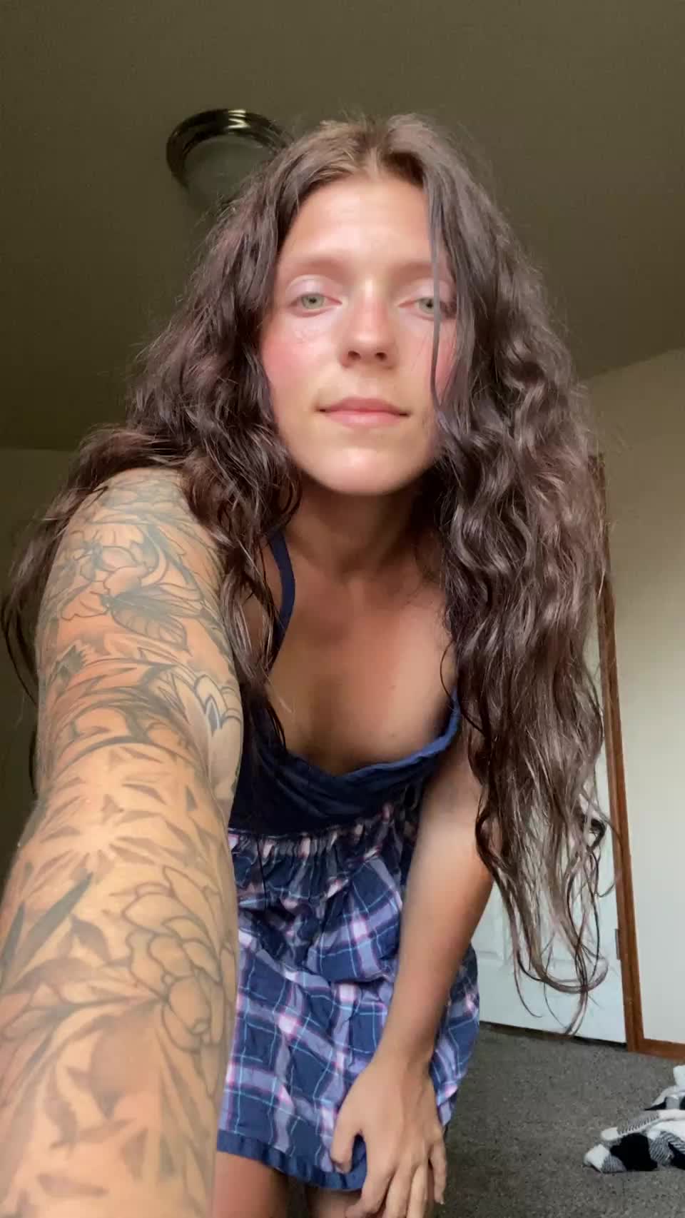 Would you put your tongue inside me? - free porn video