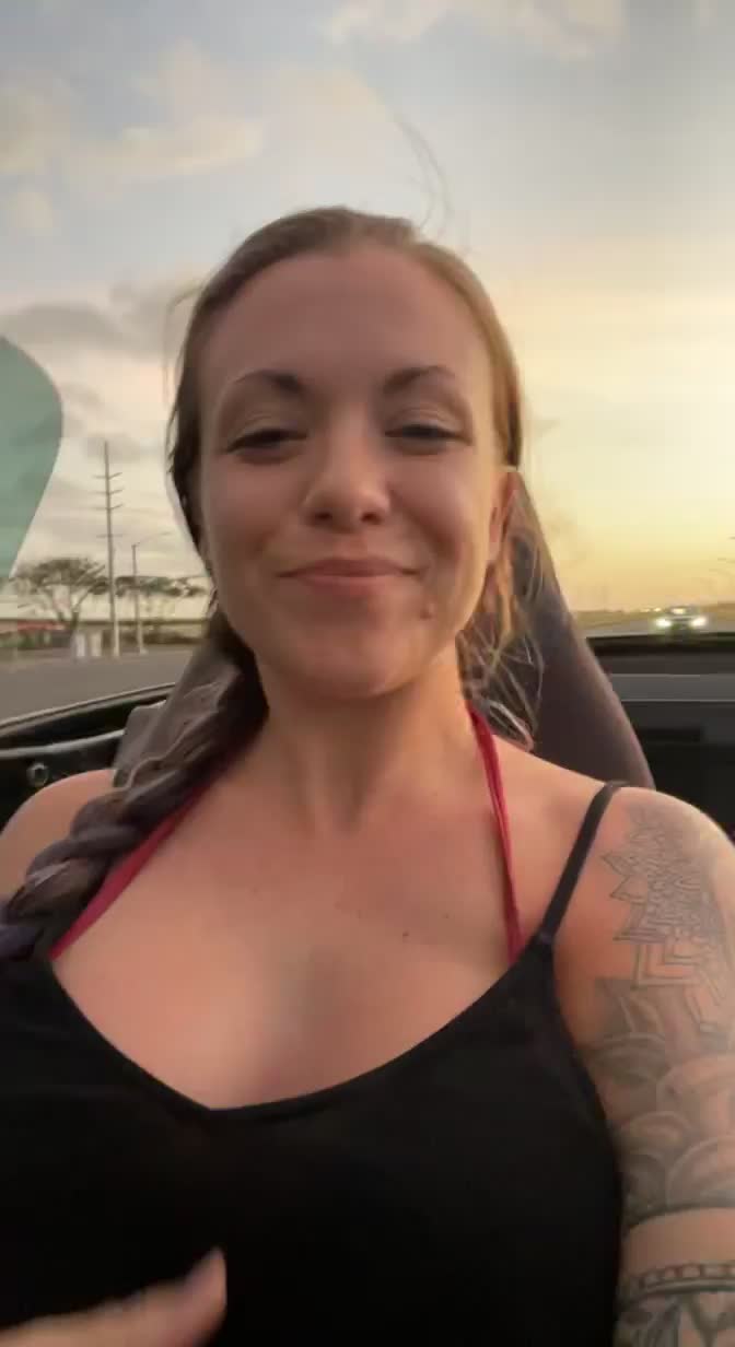 Hope the drivers passing by caught a glimpse :P [gif] - free porn video