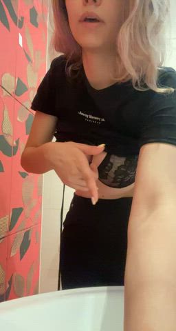 Whoever likes gets a nude (instant) - free porn video