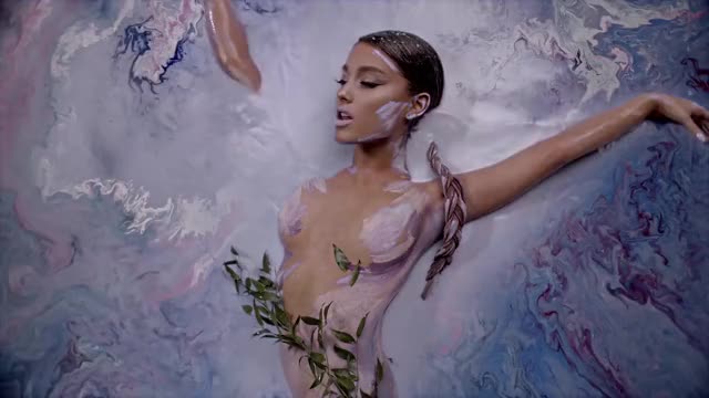 Ariana Grande is incredibly gorgeous - free porn video