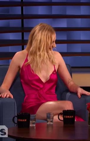 I could jerk off to Sophie Turner’s bouncing boobs all day long - free porn video