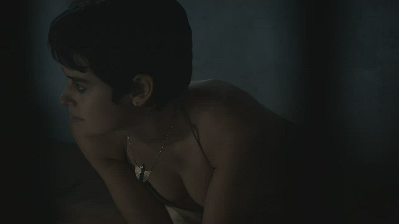 18 year old Rosabell Laurenti Sellers perfect titties - free porn video