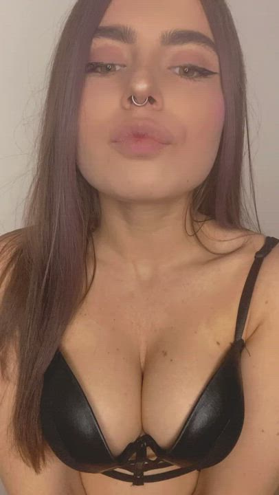 Touch me right there 💦 - free porn video