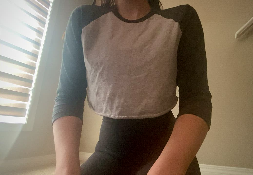 I love tricking people into thinking my boobs are small when they’re actually quite large. Did I trick you? - free porn video