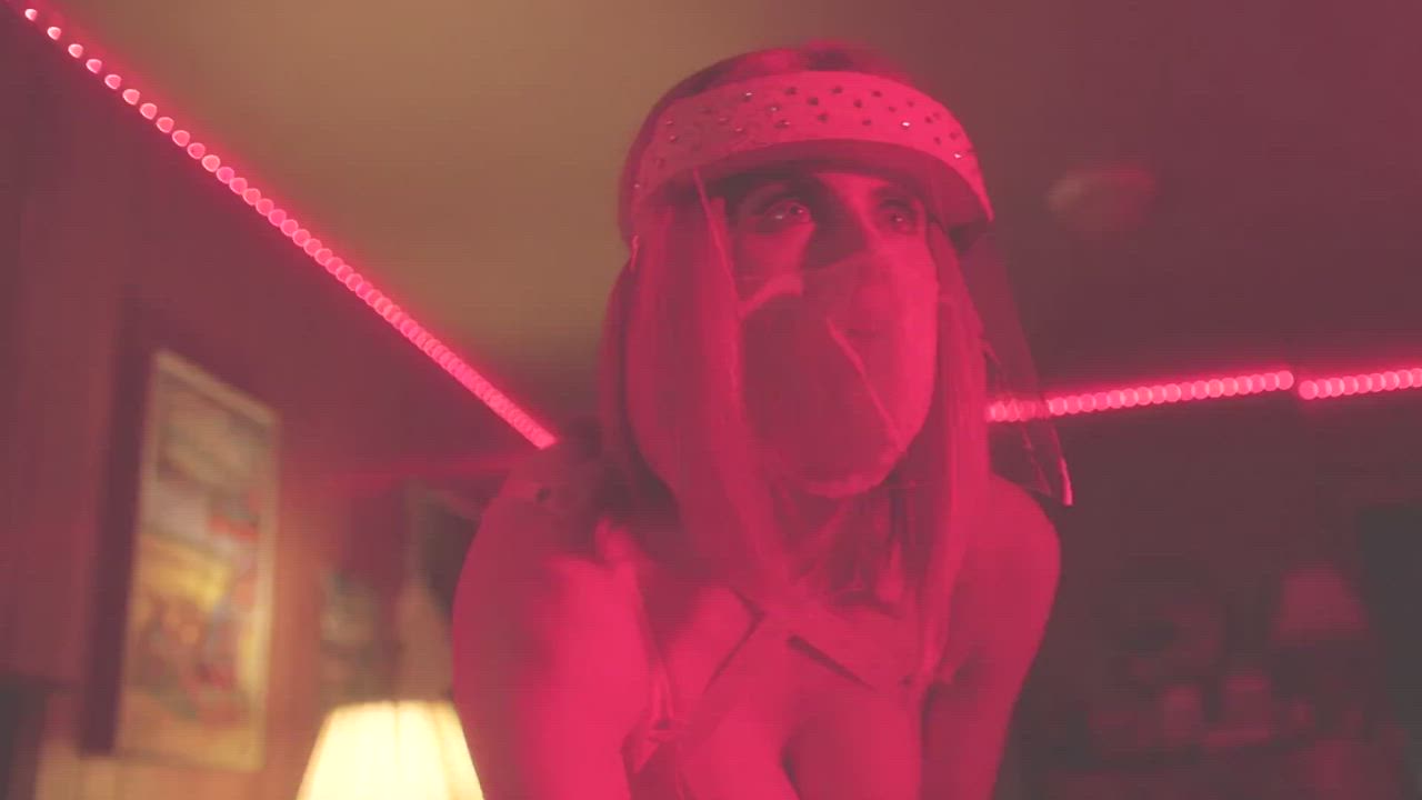 Alexandra Daddario in Songbird - free porn video