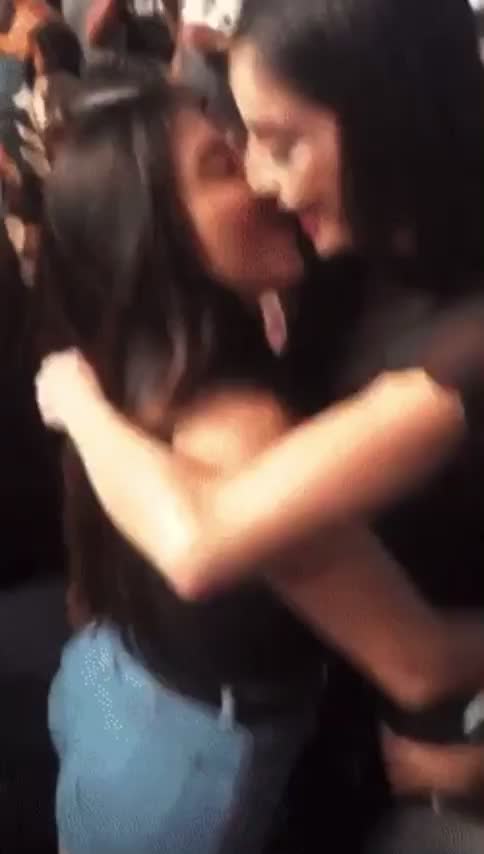 Making out in public. - free porn video