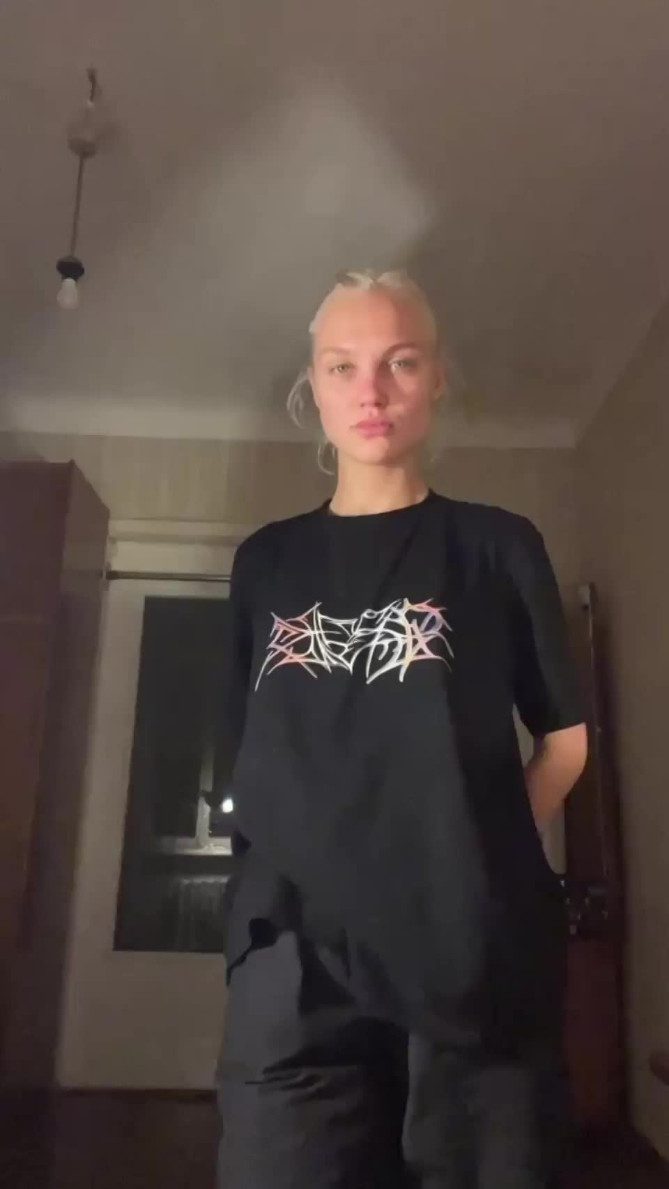 My slender body would look better in your cream - free porn video
