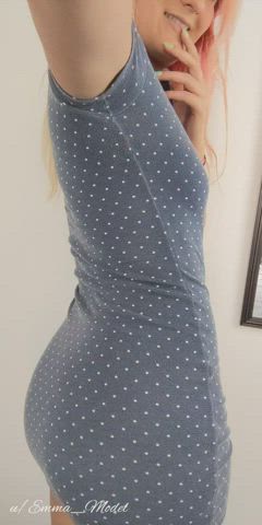 ¿Would you mind if I don't wear panties on our first date? Tight dress means no panties after all - free porn video