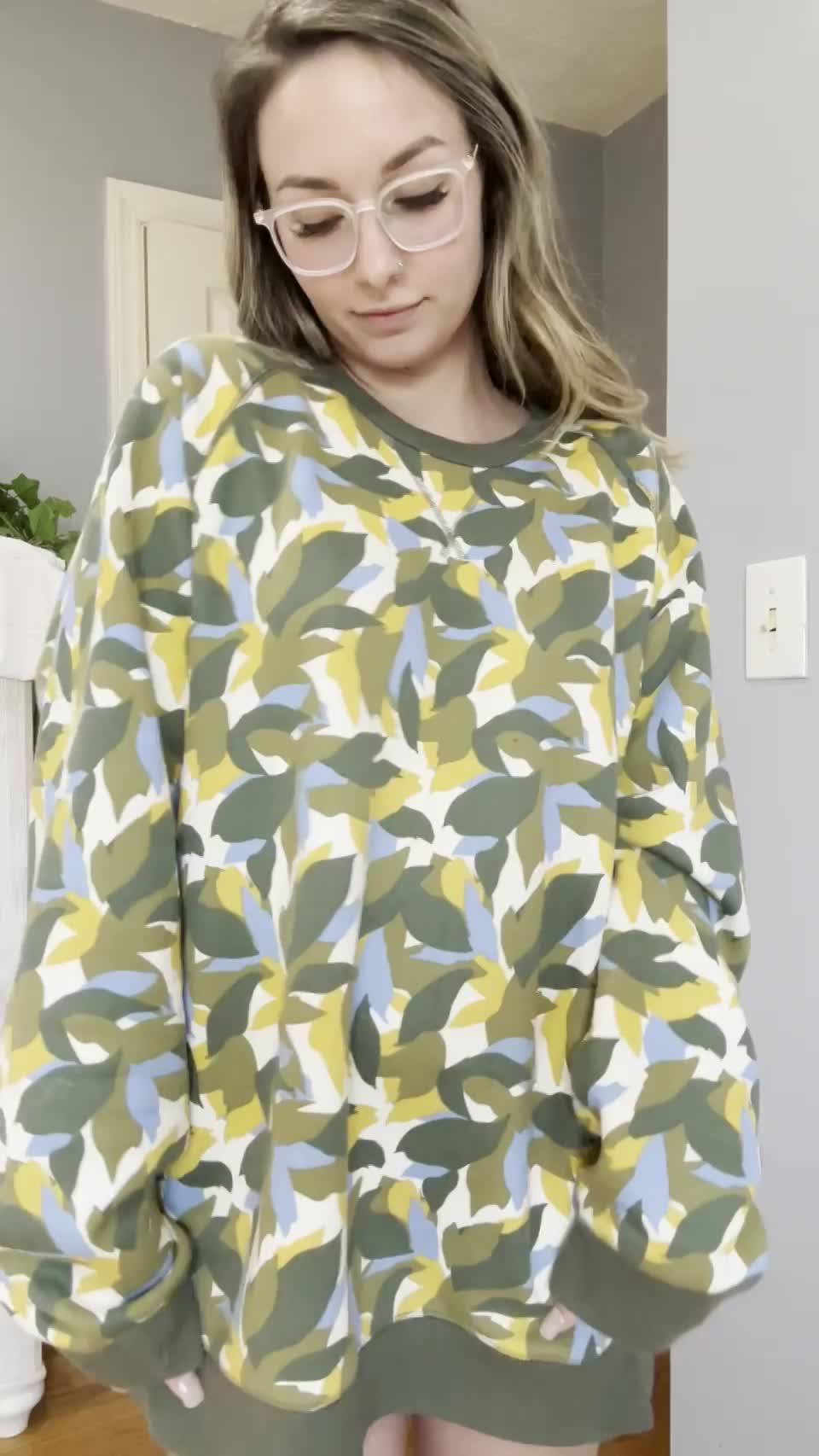 How I dress when I come over - free porn video