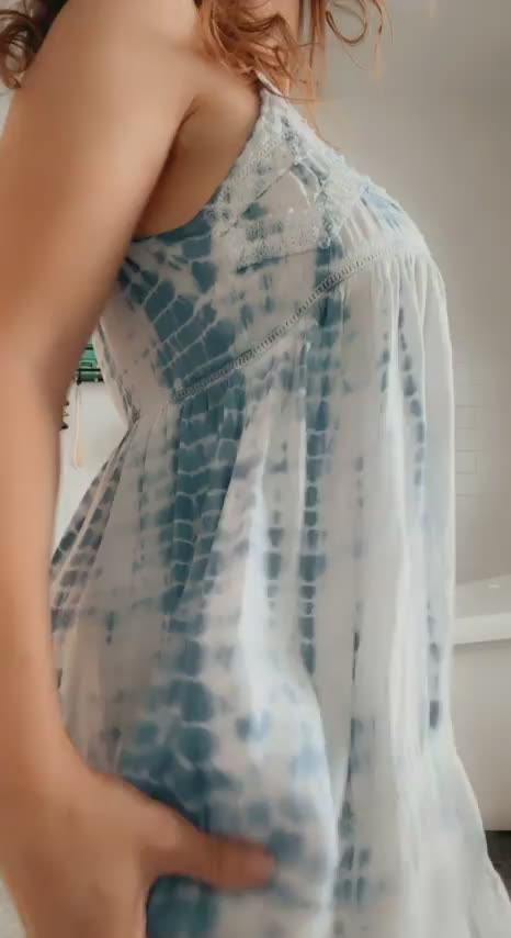 Busty Petite milfie 👋🏽 - free porn video