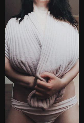 It's cold outside 🥶 I need to wear a scarf 🙄 - free porn video