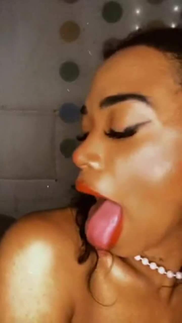 Hiiii! - free porn video