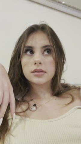 hotel bedrooms are boring for an 18yo girl, but a re ddit daddy can help - free porn video