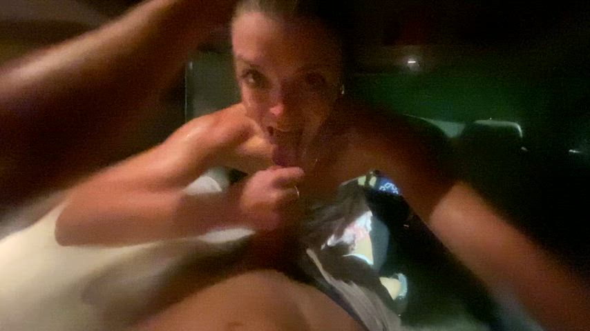 Sucking Dick in the Back of the Car - free porn video