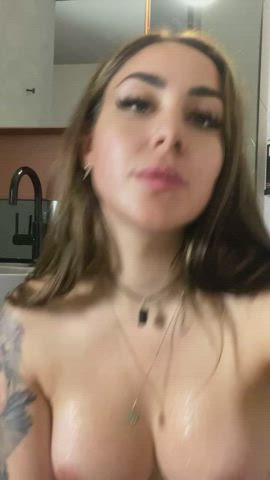 When I am horny I play with water - free porn video