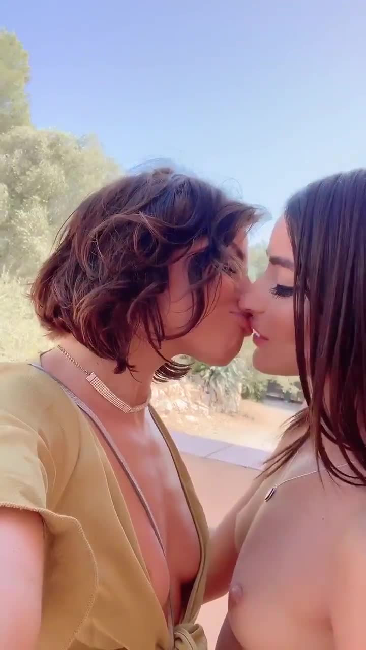 Besties love - free porn video