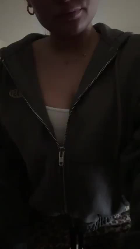 20yo and way too chubby but pls do not be mean to me - free porn video