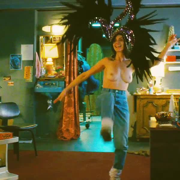Alison Brie topless dancing (in light of the Community movie being confirmed!) - free porn video