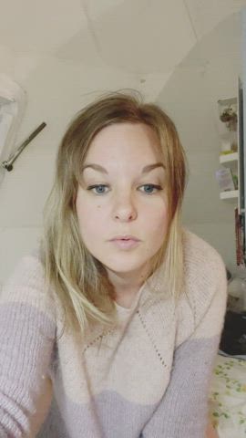 How about a pale evening titty drop for you…? PS: I’ve knitted the jumper myself! - free porn video