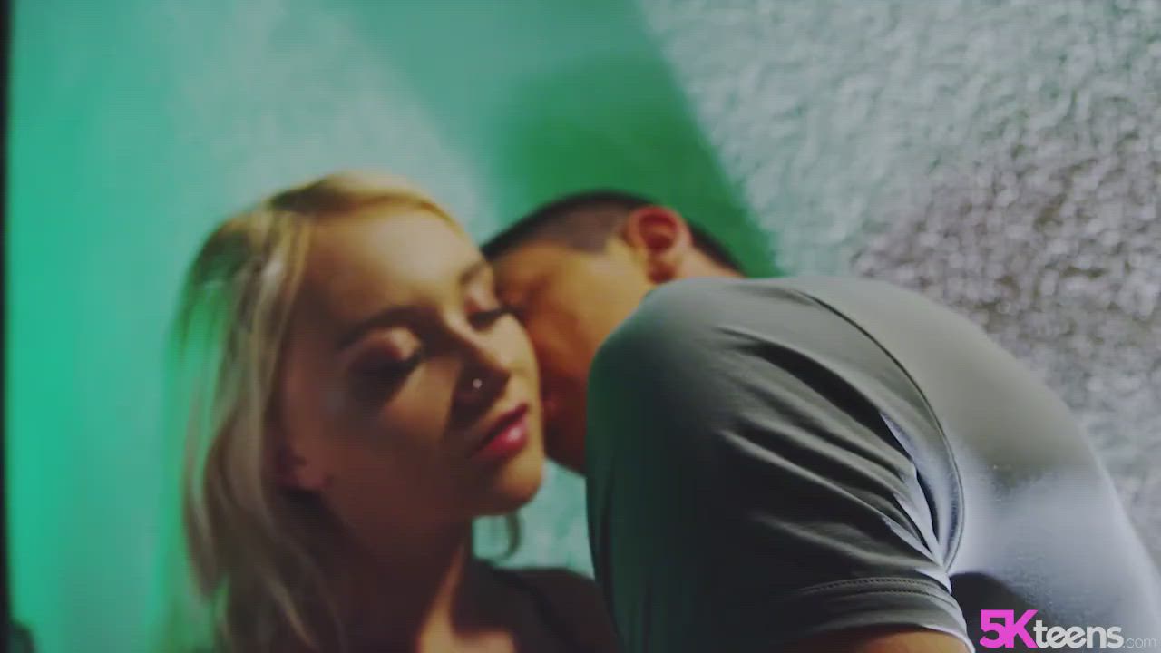 [5kTeens] Marilyn Sugar in "Looks So Sweet" - free porn video