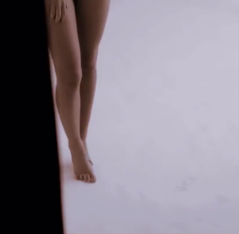 Emily Ratajkowski's body is perfect 😍 - free porn video
