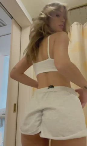 I'm So Hot I'm Waiting For You Naked In Bed - free porn video