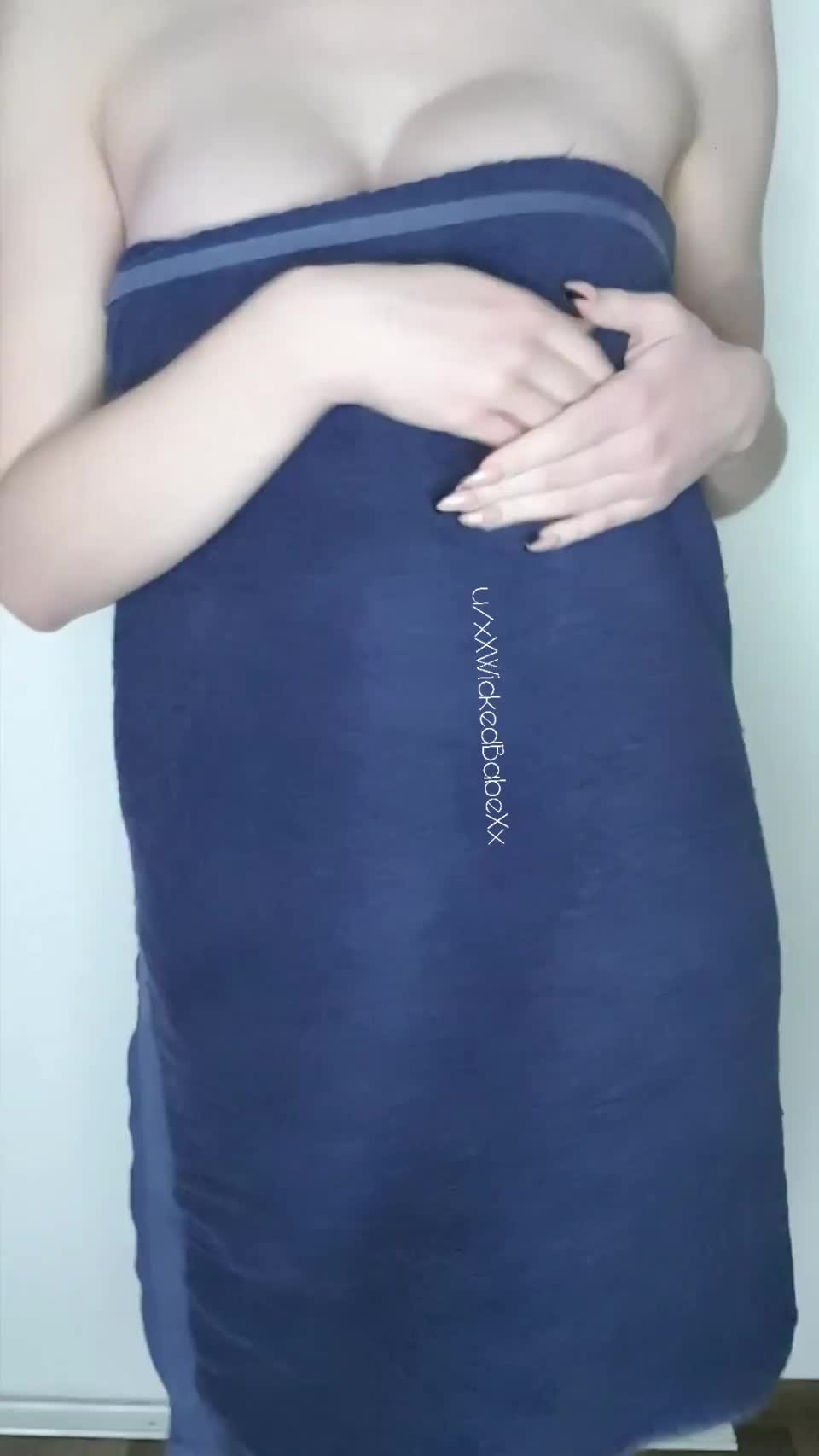 I'm so clumsy, I've dropped my towel - free porn video