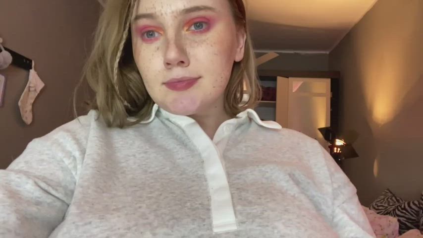 There's a hairy pussy hiding in those panties for you...😏 - free porn video