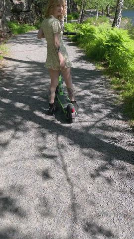 Flashing my tits while on our walk turned into me making him cum on the footpath… - free porn video