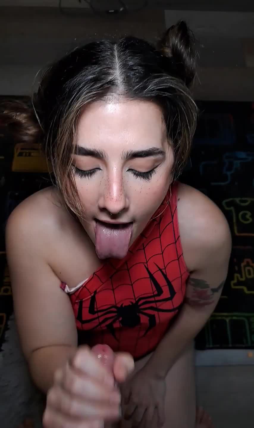 Spider girl getting sticky web on her face - free porn video