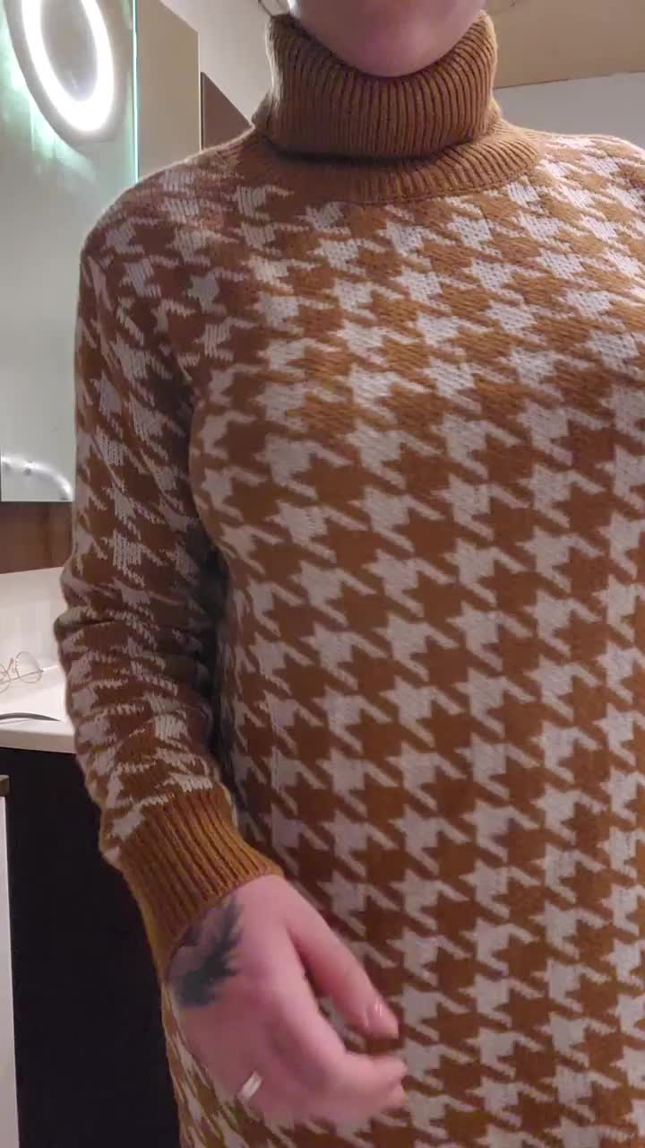 I look like a black haired daphne in this dress ;) - free porn video