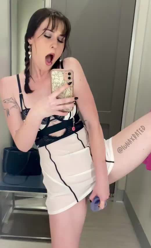 Had to bring my toys with me in the dressing room ;) - free porn video