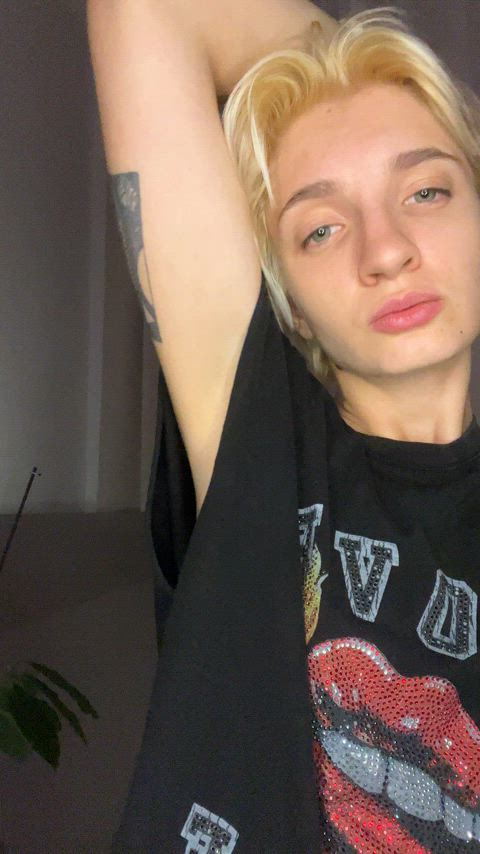 I need to show off my tits - free porn video