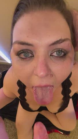 Face fucked for Christmas!! 💕💕💕👅😈 - free porn video