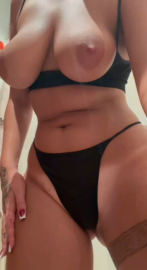 19y/o Latina teen, SMASH or PASS ? - free porn video