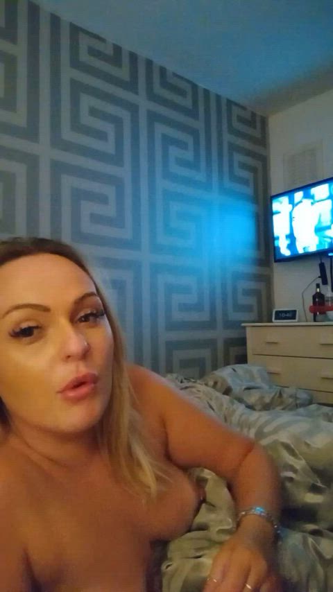 Girlfriend loves the taste of cock - free porn video