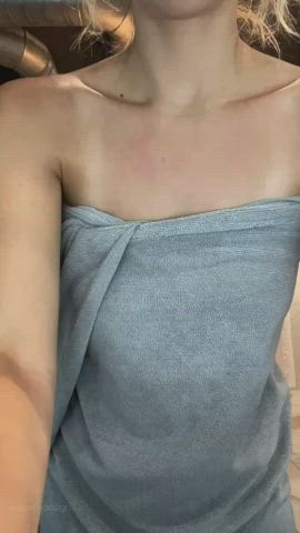 this towel didn’t stand a chance [GIF] - free porn video