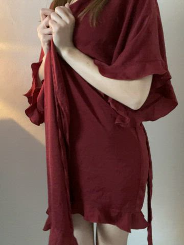 who wants to see me getting completely undressed? 😇 - free porn video
