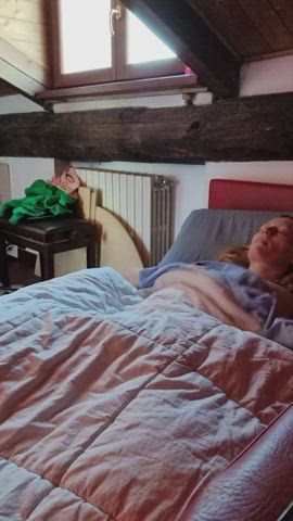 Soft boobs in the morning - free porn video