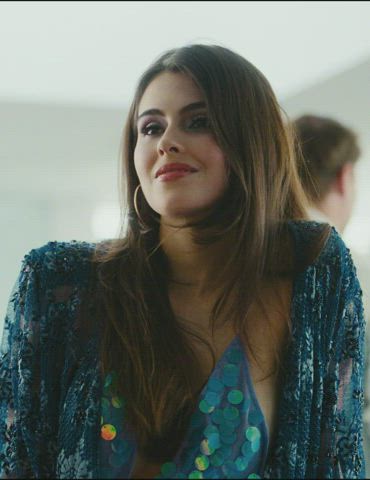 Isabel Harder Pargana incredible tits (and big ass) in Amazon german series Love Addicts (2022 - released yesterday!) - free porn video