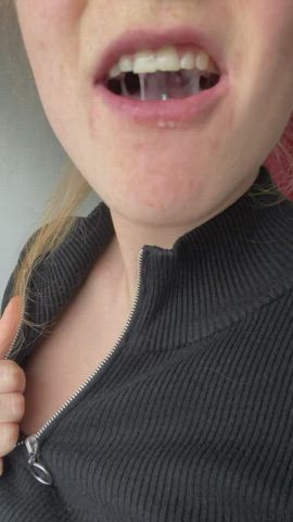 Seeing his load in my mouth makes me dripping wet - free porn video