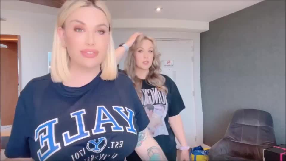moms on vacation - free porn video