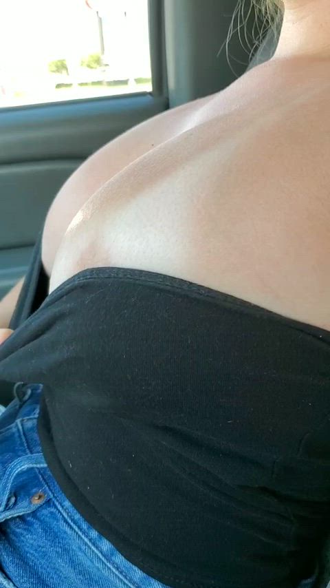 Nothing quite like a titty pop! - free porn video
