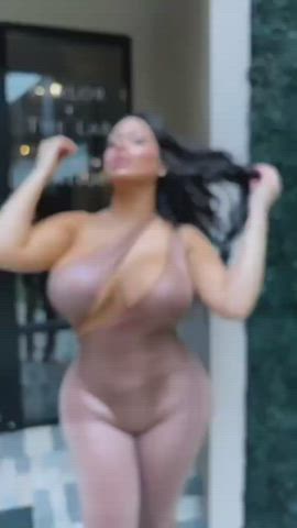 Brunette Bimbo - free porn video