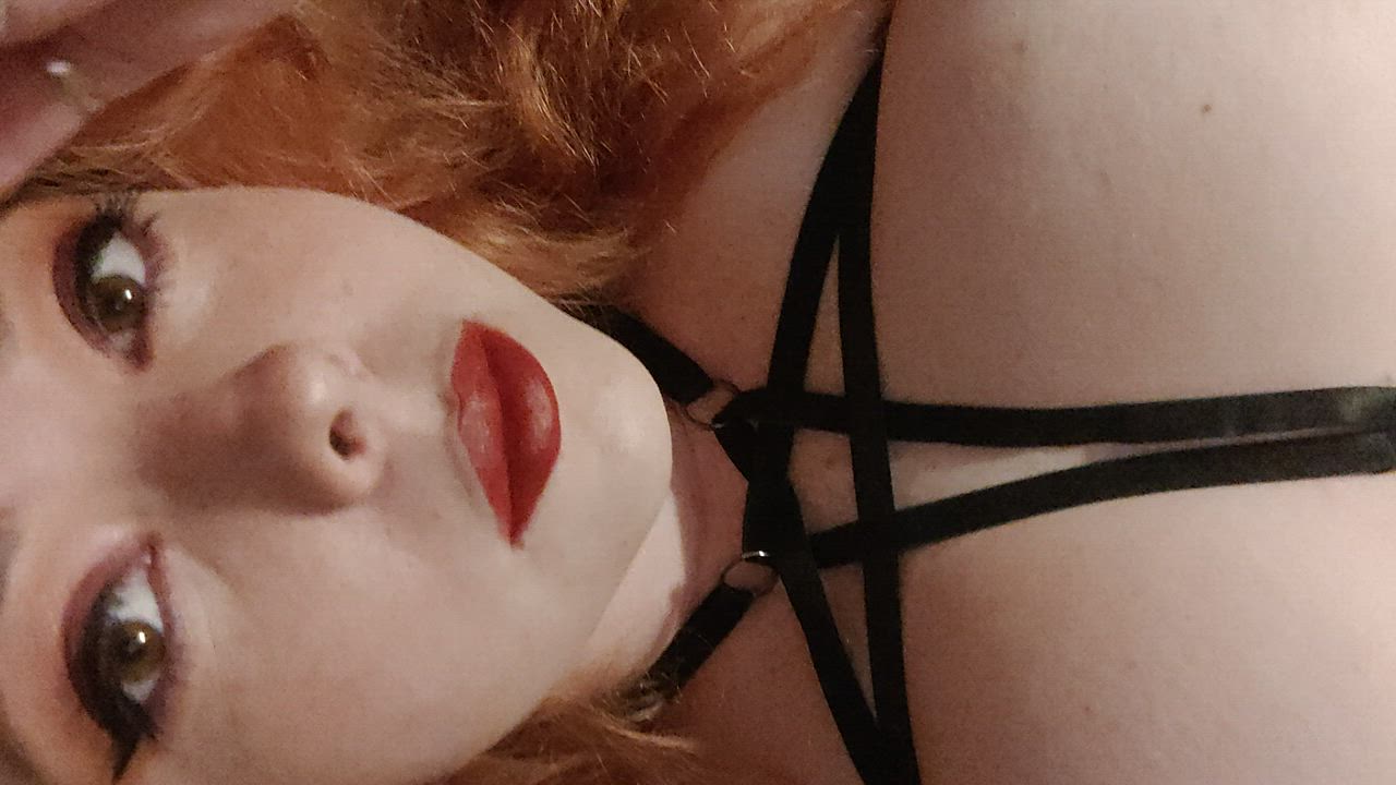 Wanna come ruin my makeup? - free porn video