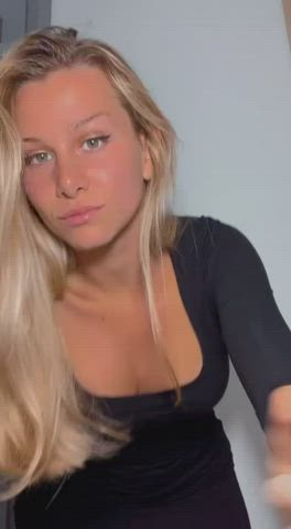 Anyone here love sucking on nipples? - free porn video