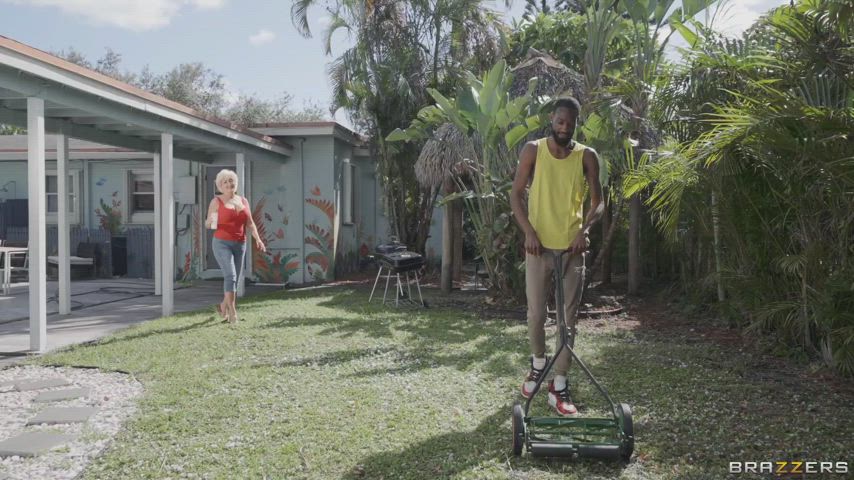 [FFM] High Queen Of Her Suburban Neighborhood - free porn video