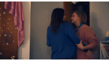 Chloe Grace Moretz lesbian scenes - free porn video